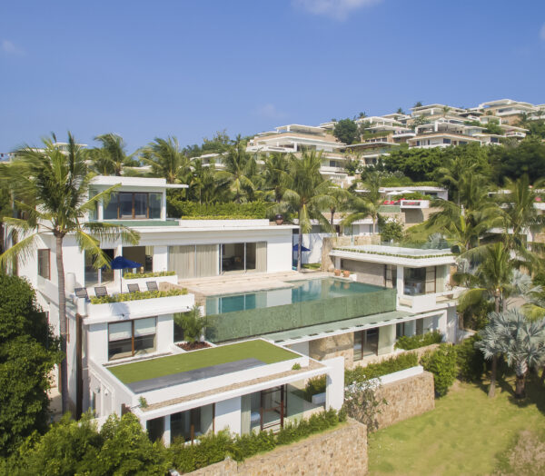 6 bedroom sea view villa in high class estate