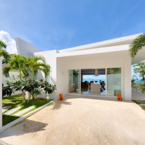 3 bedroom villa with stunning sea view