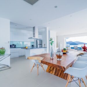 4 bedroom villa with magnificent sea