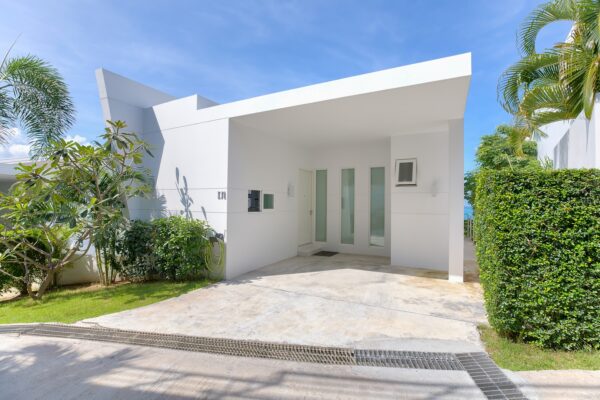 3 bedroom villa with stunning sea & sunset view