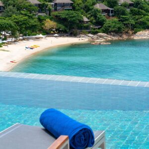 4 bedroom villa with an infinity pool