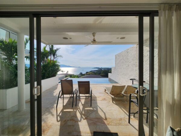 3 Bedroom duplex with a private pool