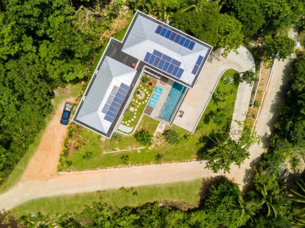 4 bedroom sea view villa on a big land plot
