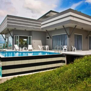 3 bedrooms, sea view and a private pool