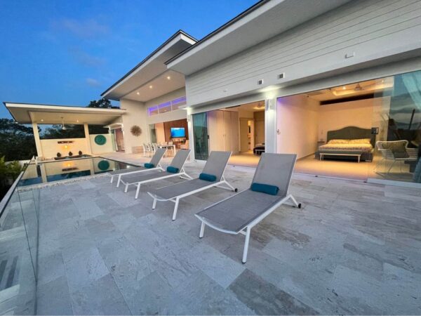 3 bedroom villa with a panoramic view