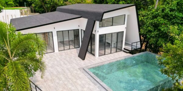 3 bedroom villa walking distance to Chaweng Noi beach