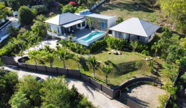 4 bedroom villa with a big land plot
