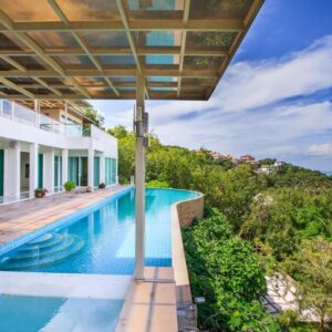 Spacious 5 bedroom villa