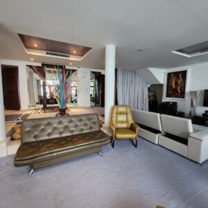 Beachfront villa with 5 bedrooms