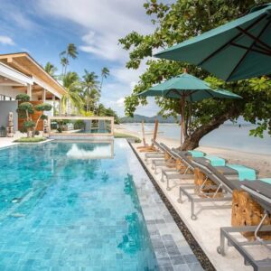 7 bedroom pool villa on the beach in Laem Sor