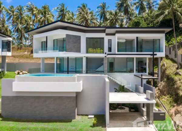 4 bedroom villa with wow sea view