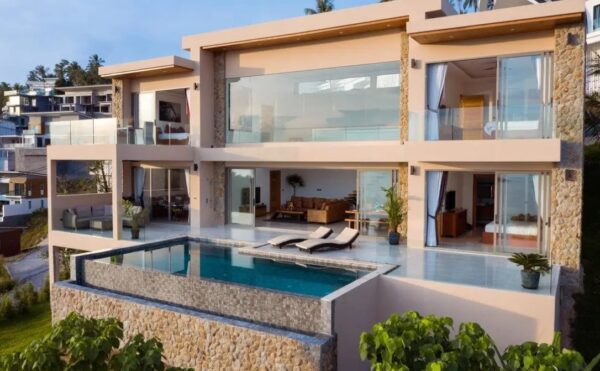 4 bedroom villa with a private pool