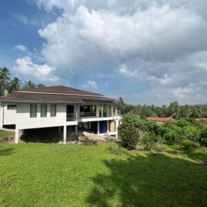 3 bedroom villa with a big land plot in Taling Ngam