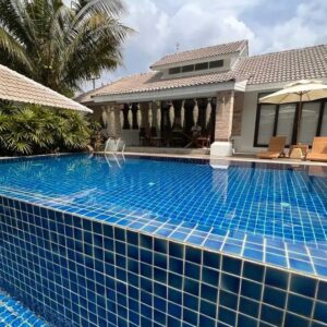 3 bedroom villa with a swimming pool