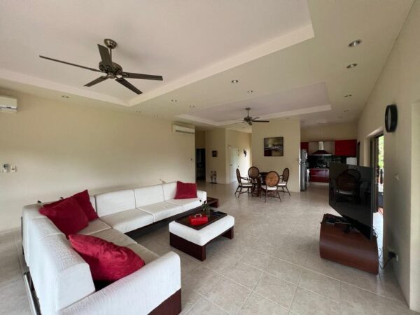 3 bedroom villa with a big land plot in Taling Ngam：圖片 6