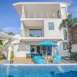 3 bedroom villa with a private pool