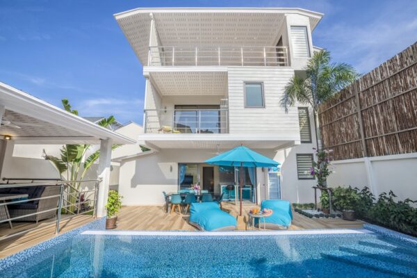 3 bedroom villa with a private pool
